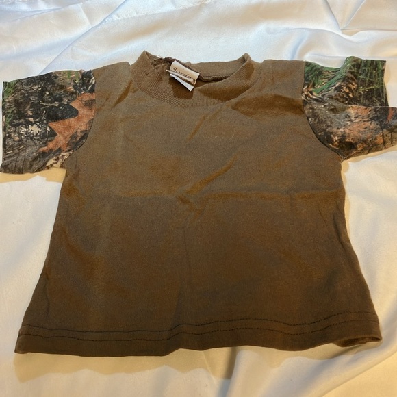 Infant Boy’s Shirts. Set of 2 (Short & Long Sleeve) - Picture 5 of 8